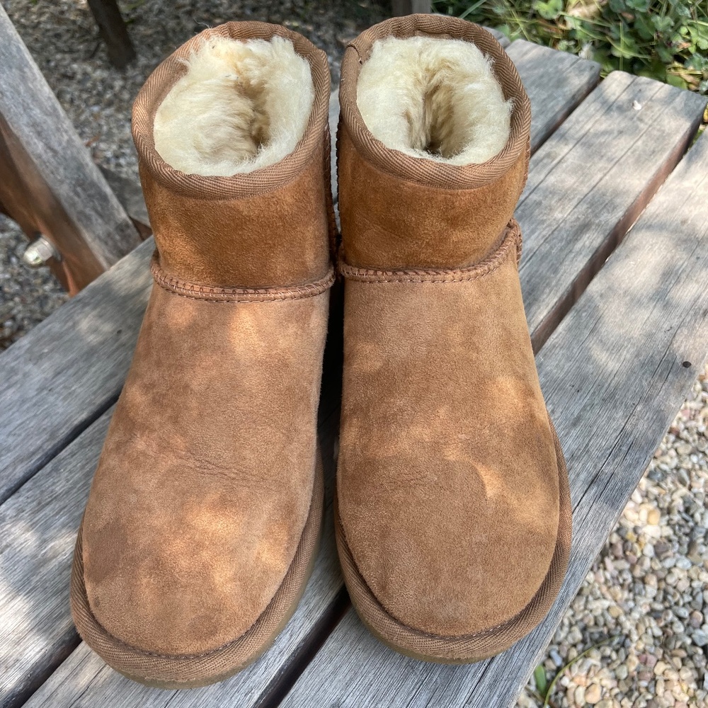 UGG CLASSIC MINI II BOOT
